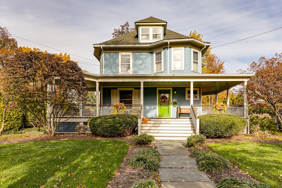 411 South Euclid Avenue, Westfield, NJ 07090, Presented by Carol Tener